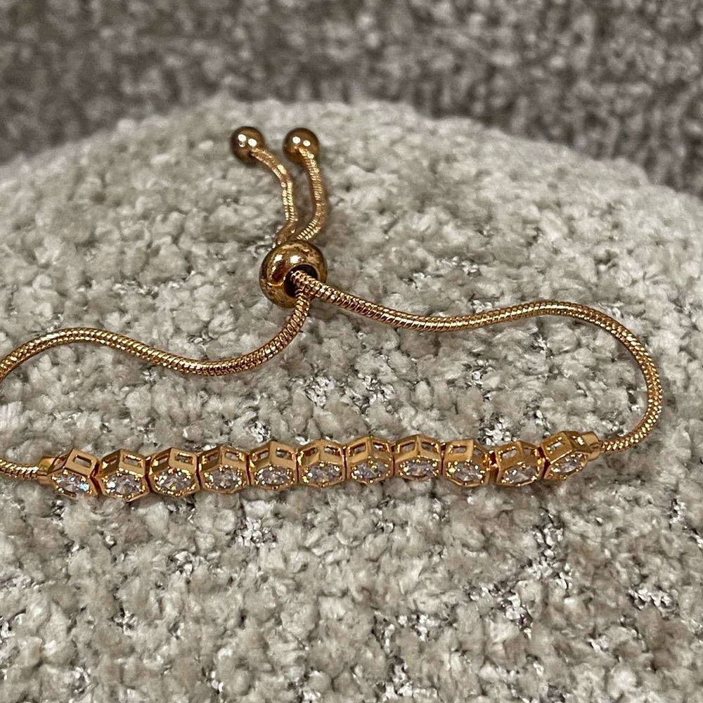 Elegant Gold Bracelet with Clear Accents - Picture 6 of 9